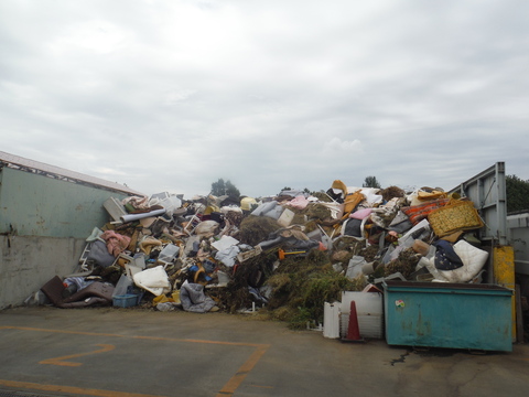 可燃性粗大ごみストックヤード