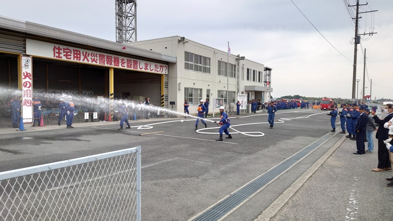 競技を見守る石川町長