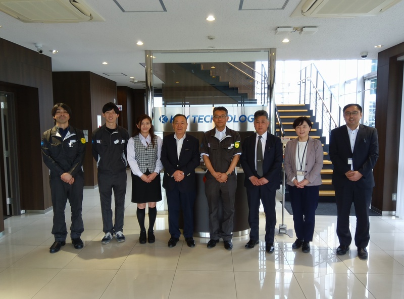 キーテクノロジー様と記念撮影
