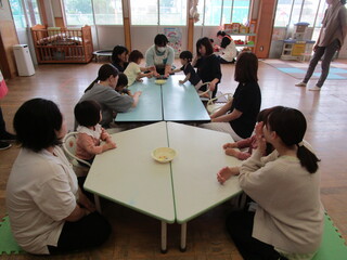 机に移動したところ