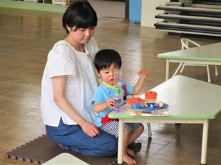 ママと一緒に、キラキラきれいだね☆