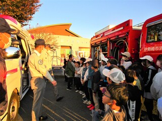 救急車の見学の様子