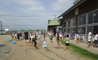 水遊びをしている様子