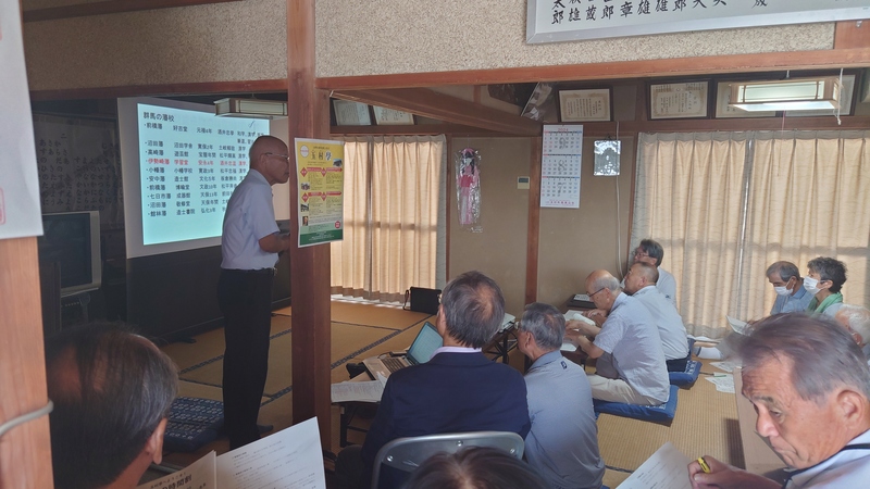 講義を聴講する石川町長