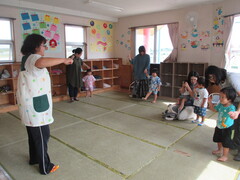 サンサン体操を踊っているところ