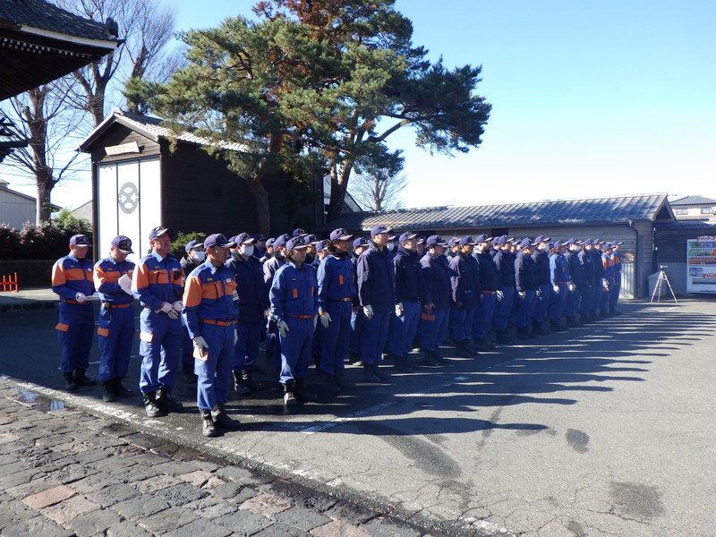 整列をする消防団員の皆様 整列をする消防団員の皆様