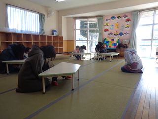 みんなでごあいさつしているところ