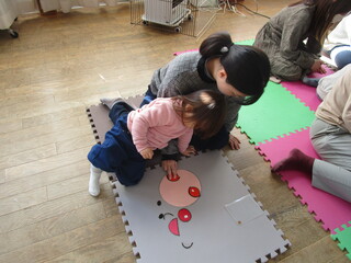 アンパンマンの福笑いをしているところ