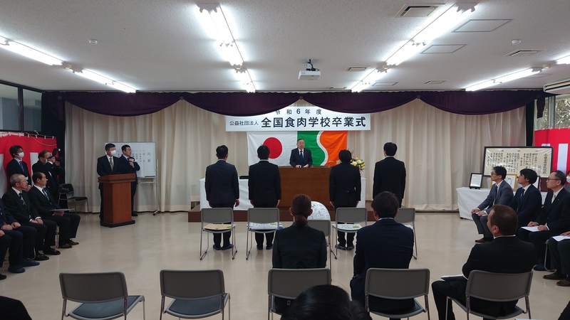 来賓祝辞を述べる石川町長