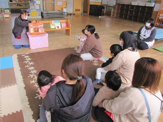 大型しかけ絵本『さんびきのこぶた』