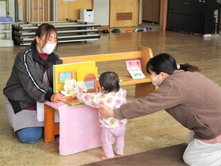 大型しかけ絵本『しちひきのこやぎ』