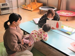 絵本の紹介コーナーの様子📚