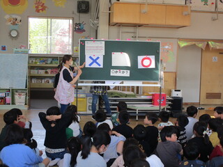 児童館まるばつクイズの様子①