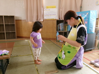 エプロンシアター見ています。