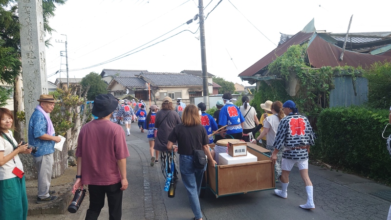 麦わら船巡行を見送る石川町長