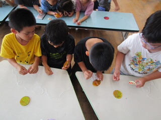 ブンブンゴマ作りの様子①