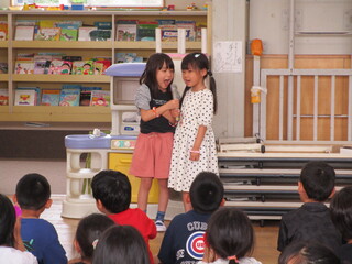 歌を歌っているところ①