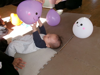 おばけちゃんで遊んでいるところ