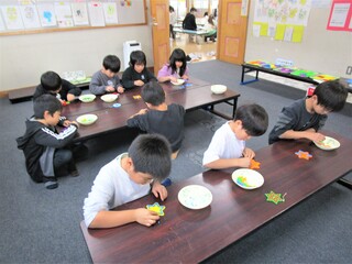 みんなとっても集中して慎重に作っていました！