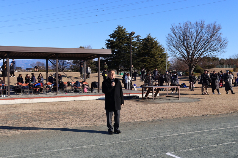 激励の挨拶をする石川町長