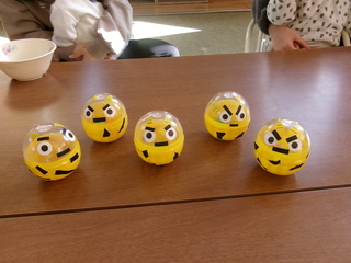 みんな集合〜！マラカスができたよ