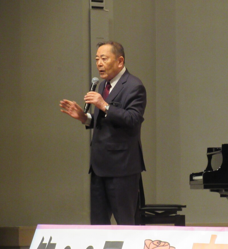 冒頭の挨拶をする石川町長 冒頭の挨拶をする石川町長