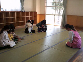 朝のごあいさつをしているところ