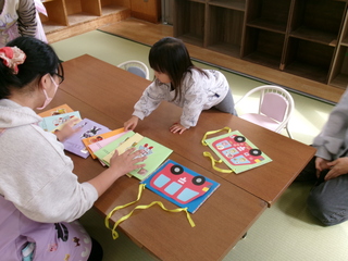 まずはだれに手紙を渡そうかな？