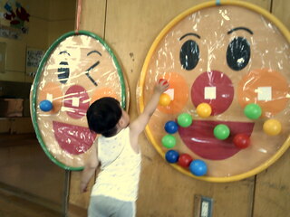 ボールを投げているところ